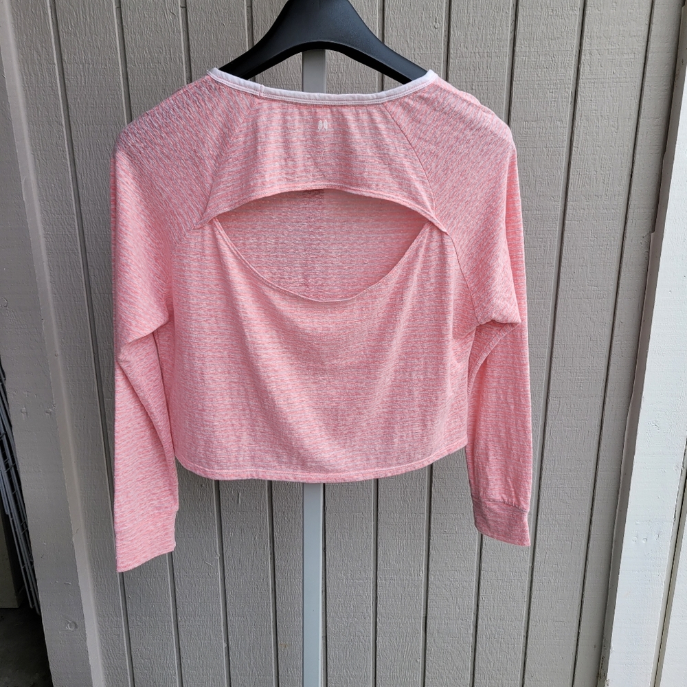 Victoria's Secret | Split Back Active Tee Pink like new Small EUC - Picture 2 of 14